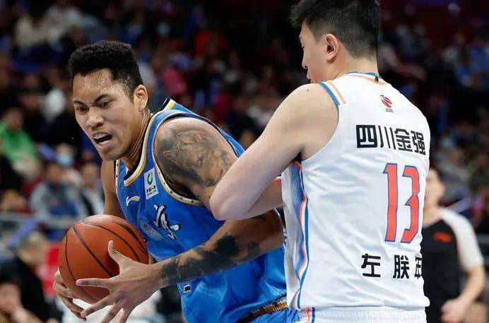 包含瓦拉多利德客场告负，连败情绪蔓延的词条