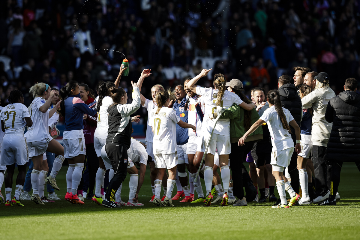 火爆场面，球员们的拼搏精神