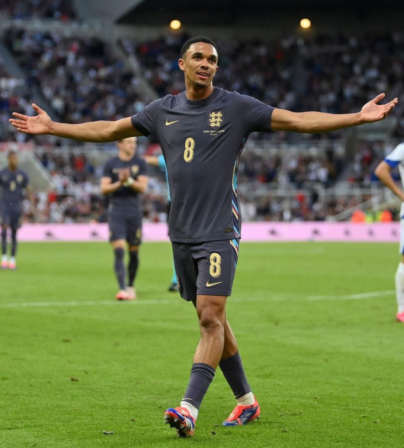 欧洲国家队比赛中的惊险一幕,胜负悬念 欧洲国家队比赛中的惊险一幕,胜负悬念