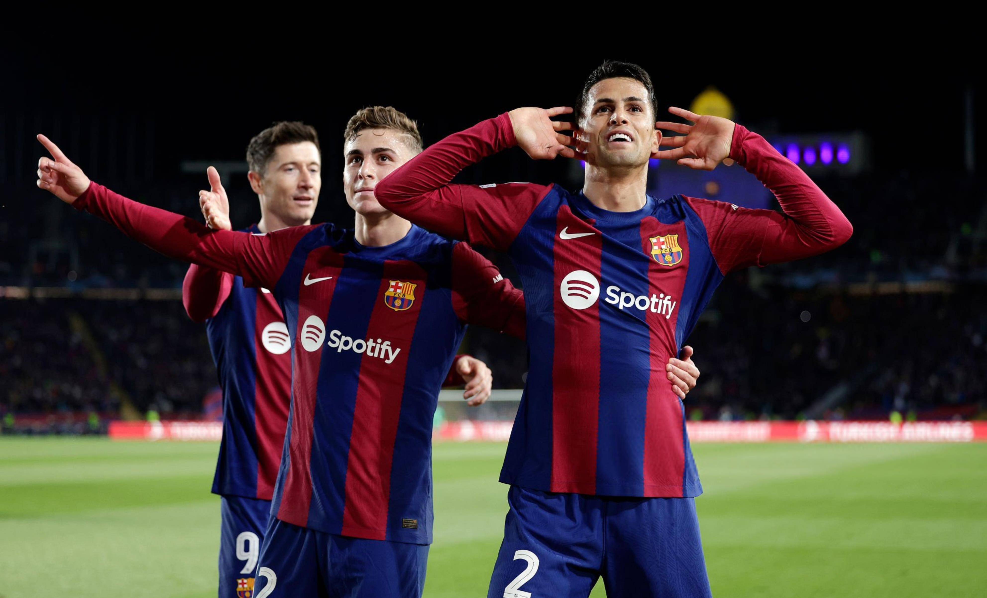 欧洲预选赛决胜局,双方争分夺秒厮杀 欧洲预选赛决胜局,双方争分夺秒厮杀