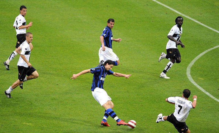 关于意大利足球界火爆，球队实力激烈对决的信息