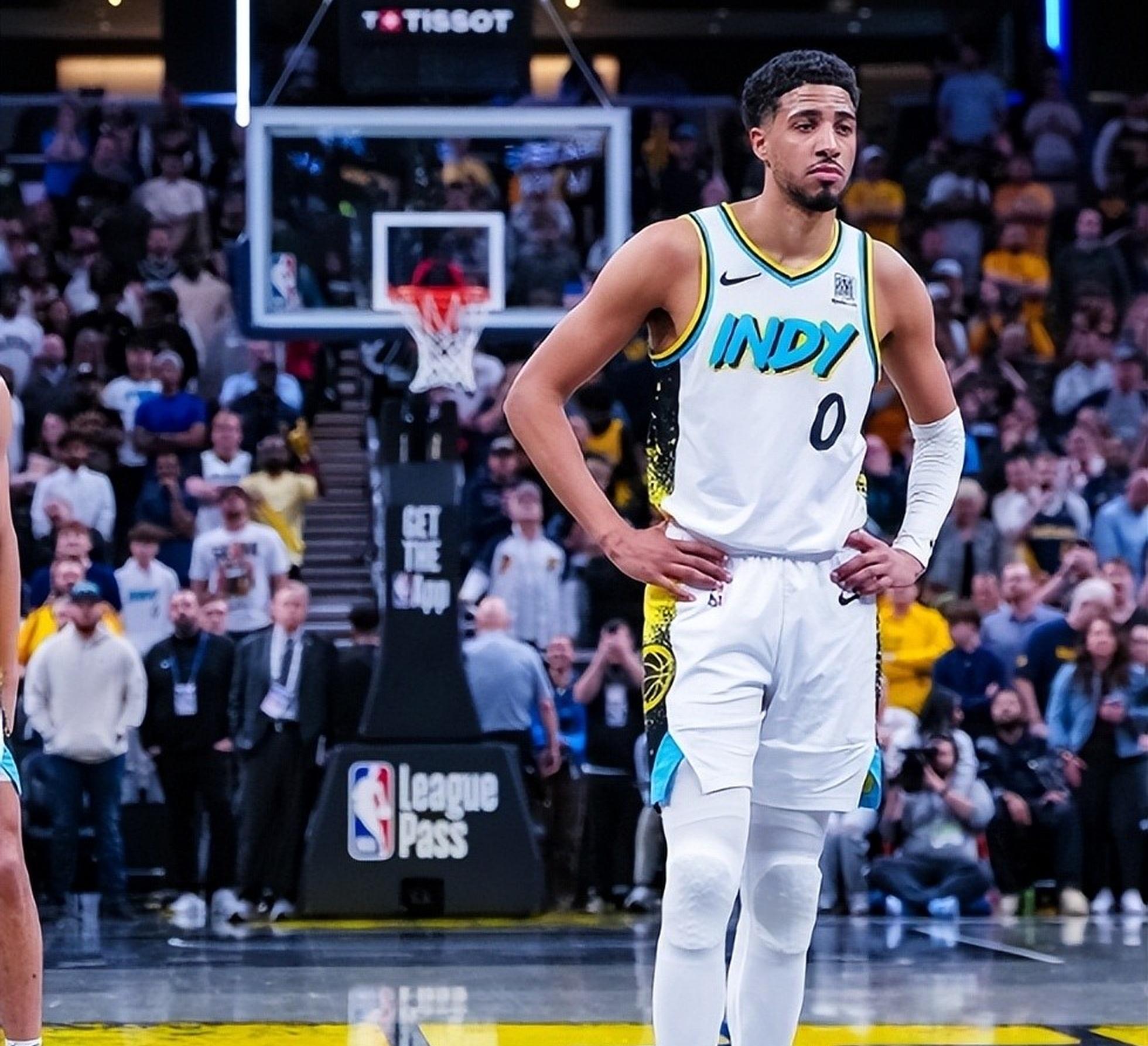 步行者负猛龙,乌布雷替补出色。 步行者负猛龙,乌布雷替补出色。