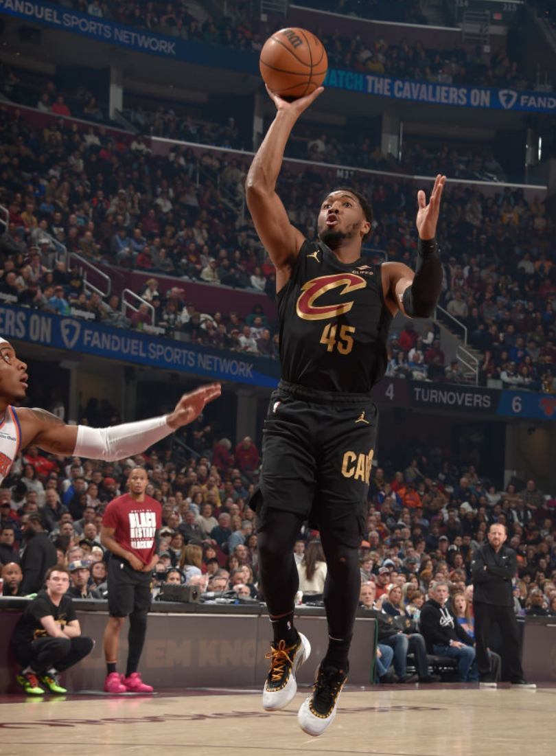 猛龙击败魔术，西亚卡姆砍下27分