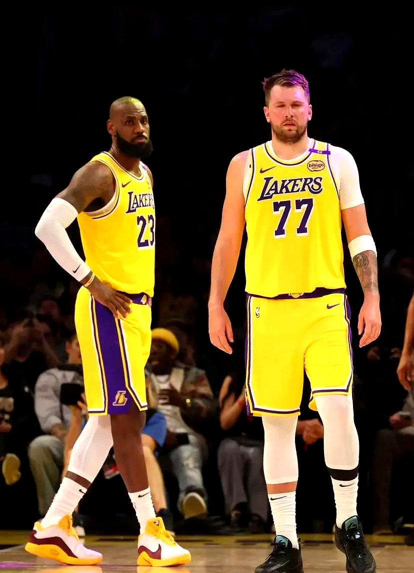 湖人击败开拓者,继续领跑西部 湖人击败开拓者,继续领跑西部