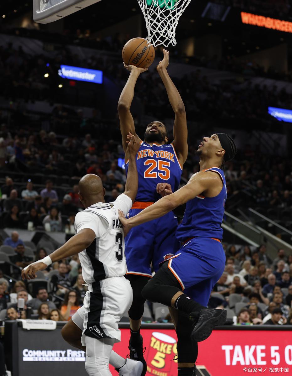 尼克斯客场力克老鹰，系列赛1-2落后