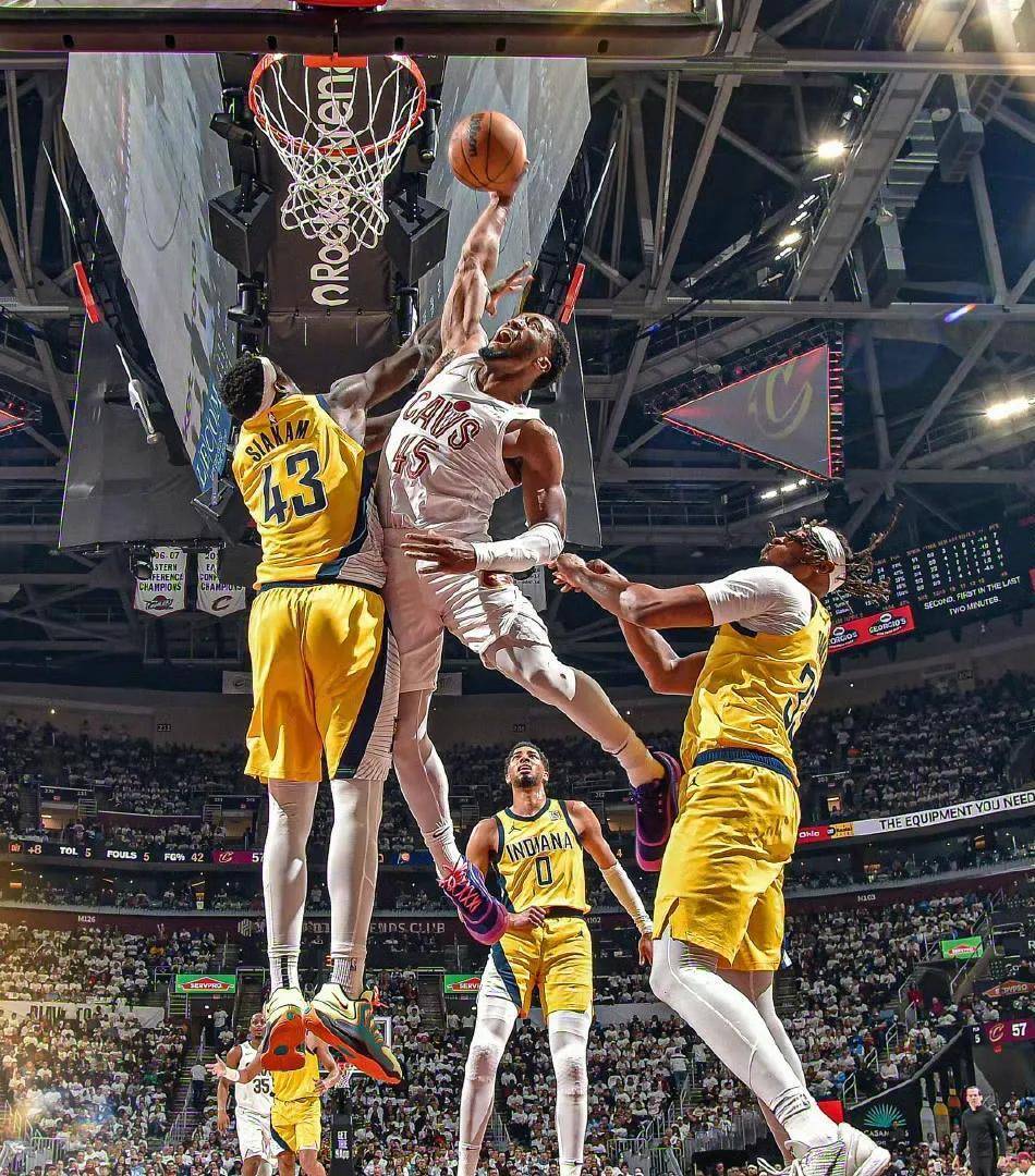 爵士双杀国王，米切尔再砍30+