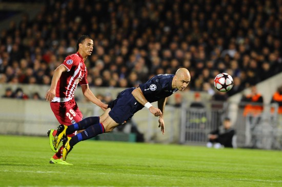 里昂不敌波尔多，客场遭受挫折的简单介绍